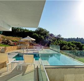 4 bedroom villa with pool & seaview, near Acharavi, sleeps 9